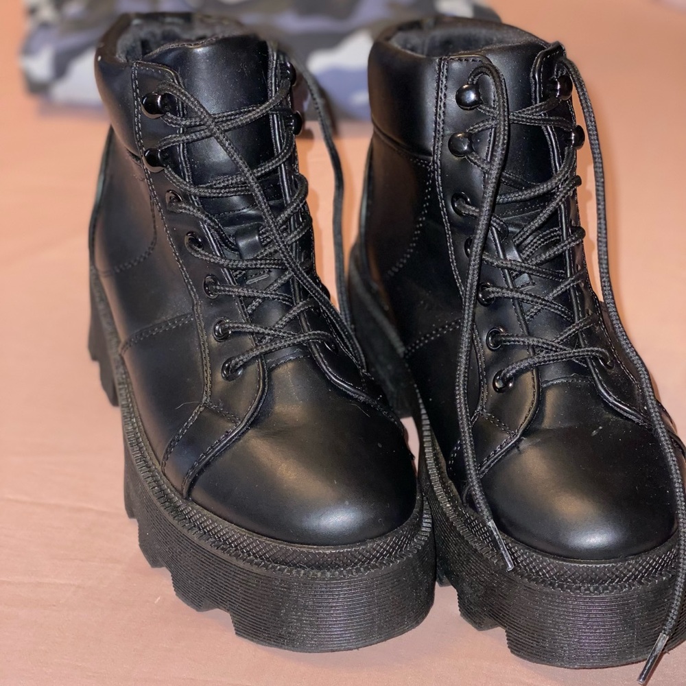 Women’s platform boots